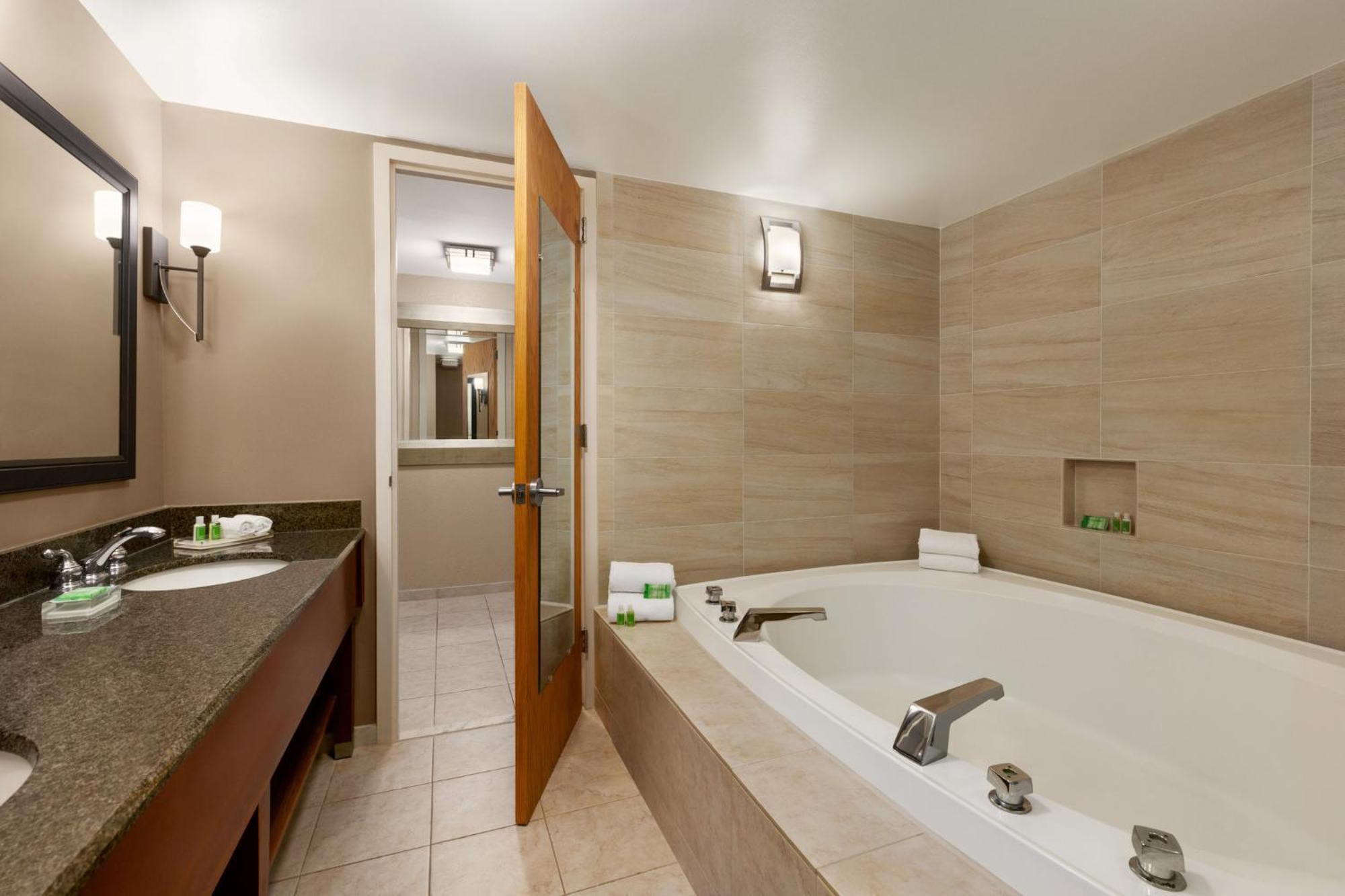 Holiday Inn Washington-Dulles International Airport By Ihg Sterling Buitenkant foto